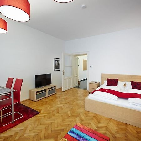 Stadthalle - Familycityapartment Vienna Esterno foto