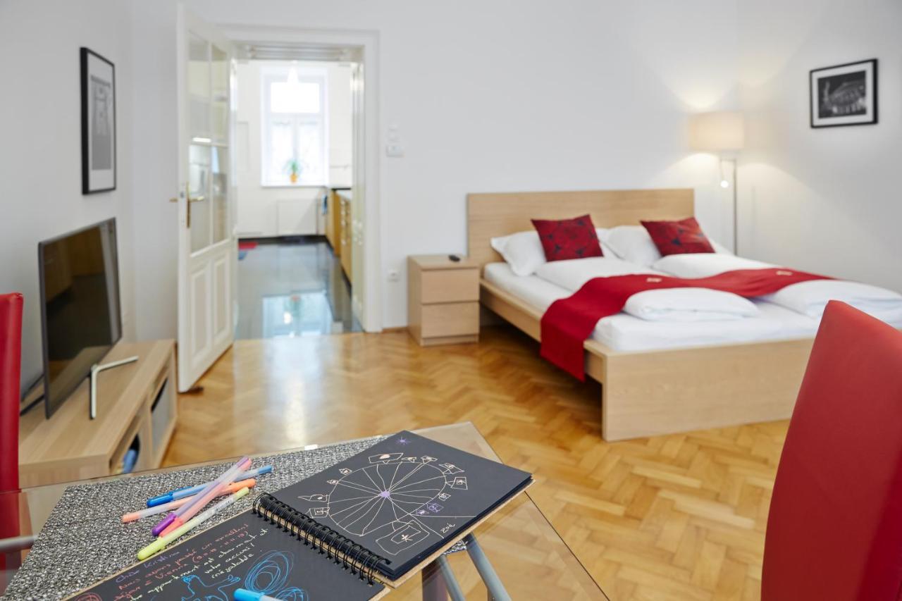 Stadthalle - Familycityapartment Vienna Esterno foto