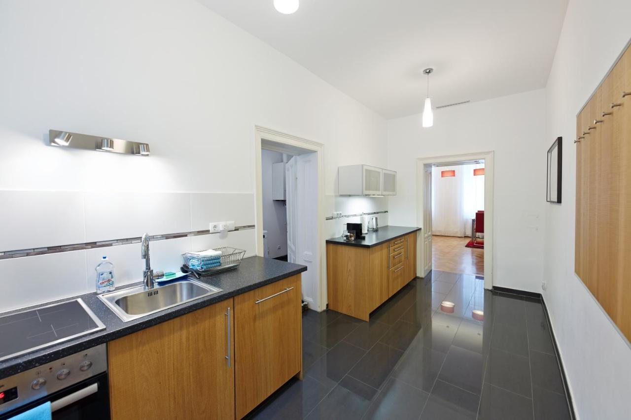 Stadthalle - Familycityapartment Vienna Esterno foto