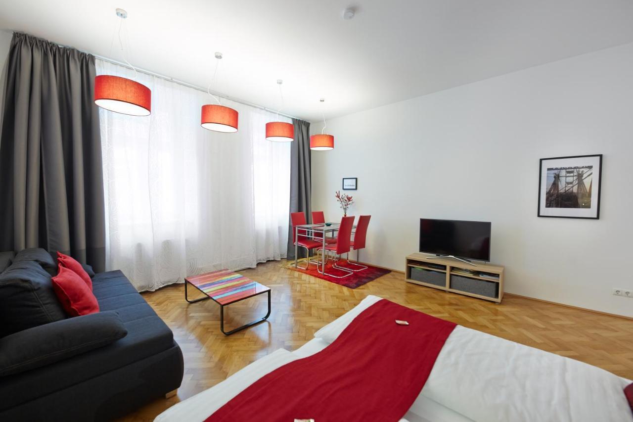 Stadthalle - Familycityapartment Vienna Esterno foto